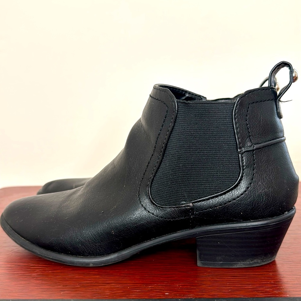 Charlotte Russe low booties. Size 7.